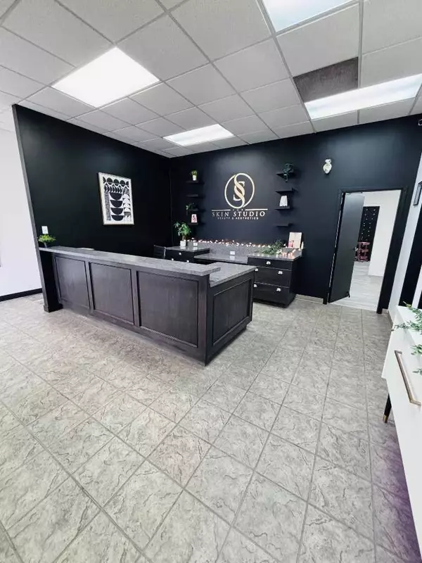 Medicine Hat, AB T1A 2Y4,1310 Kingsway AVE SE #124