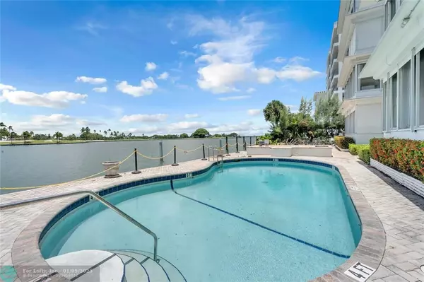 Bay Harbor Islands, FL 33154,9200 W Bay Harbor Dr  #1B