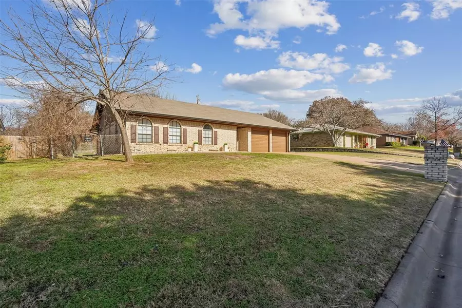 1220 Julie Street, Weatherford, TX 76086