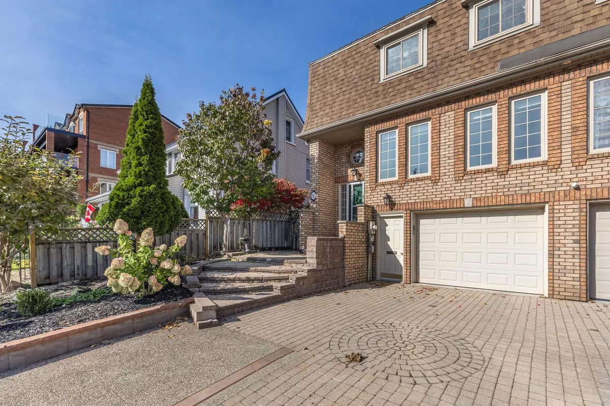 Barrie, ON L4M 1B9,36 Kempenfelt DR