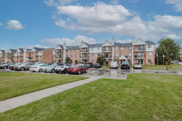 Middlesex, ON N6E 3B8,1096 Jalna BLVD #65