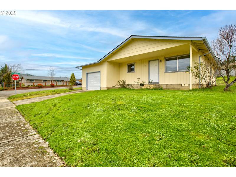 225 NE DARCIE WAY, Myrtle Creek, OR 97457