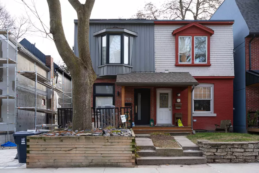 5 Ivy AVE #Lower, Toronto E01, ON M4L 2H6