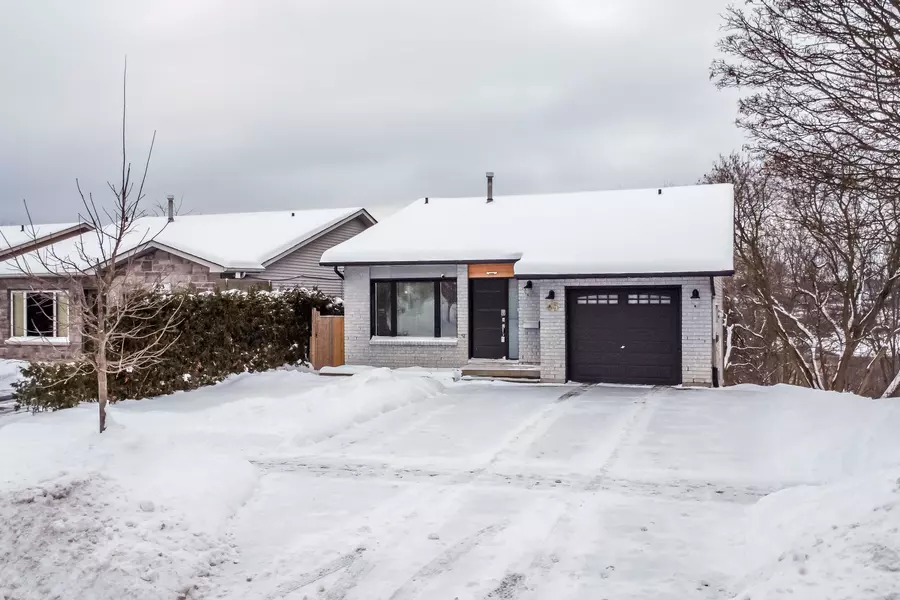 65 Eden DR, Barrie, ON L4N 5H1