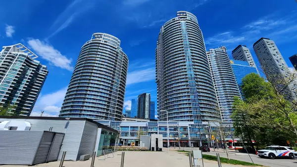 218 Queens Quay W #1206, Toronto C01, ON M5J 2Y6