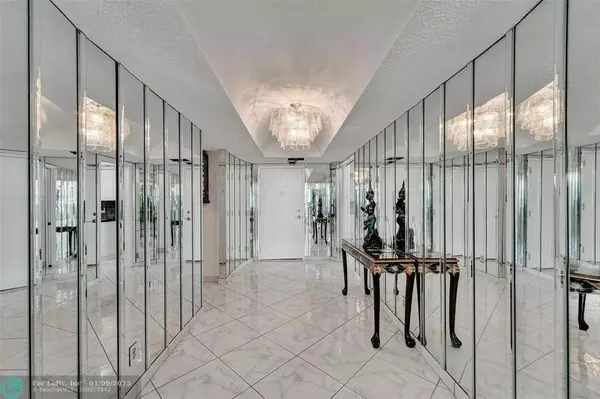 Hallandale Beach, FL 33009,1920 S Ocean Dr  #16B