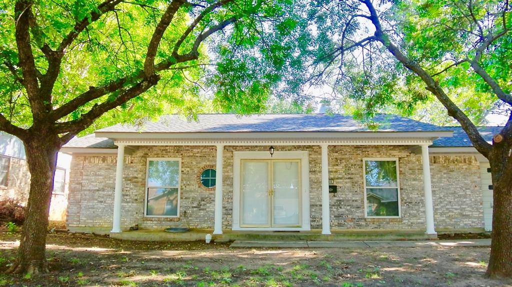 308 Sixpence Lane, Euless, TX 76039