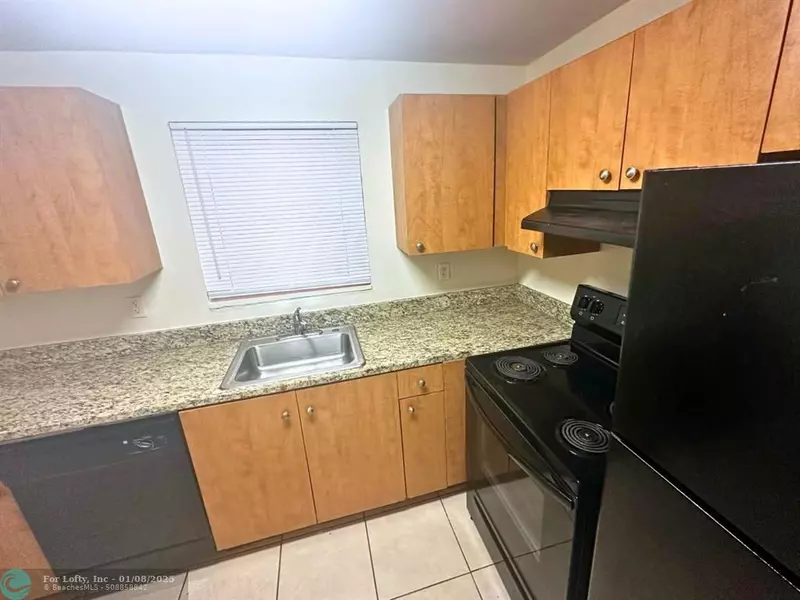 2221 NW 58th Ter  #21, Lauderhill, FL 33313