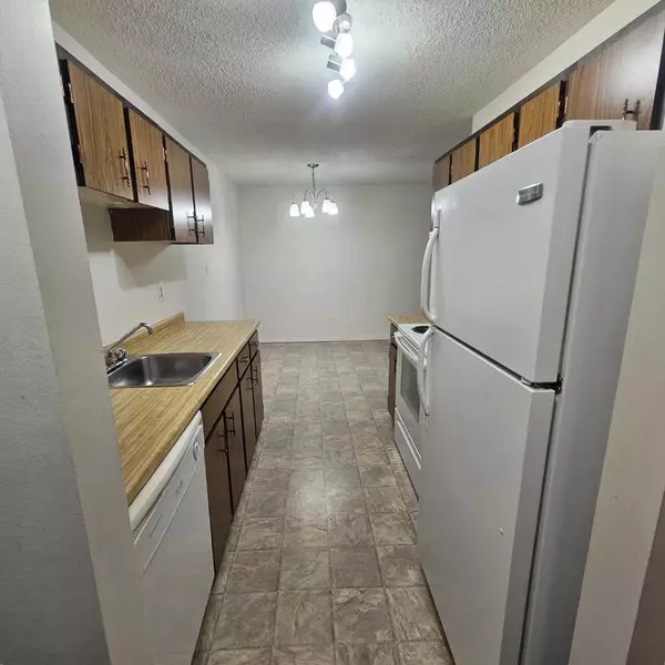 Edson, AB T7E 1R5,5611 9 Avenue #104B