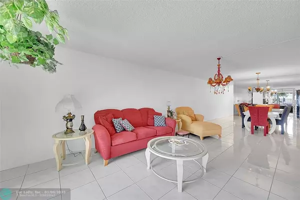 Coconut Creek, FL 33066,3002 Portofino Isle  #B1