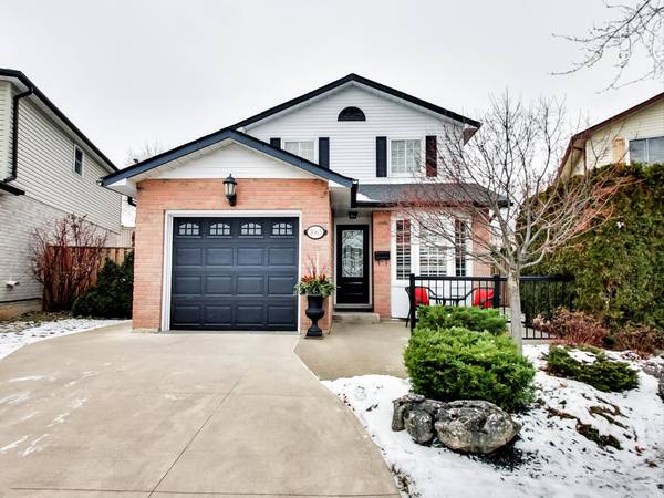 3063 Flanagan CT, Burlington, ON L7M 2L8