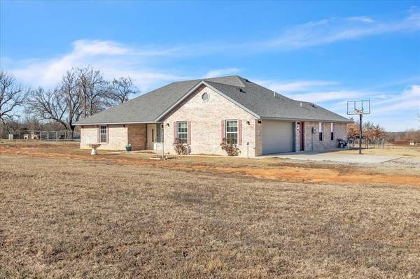 15816 Grant Road, Shawnee, OK 74801