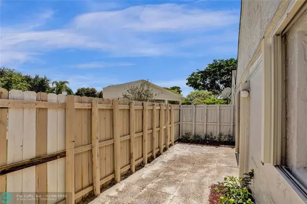 Davie, FL 33328,8638 Bridle Path Ct  #203