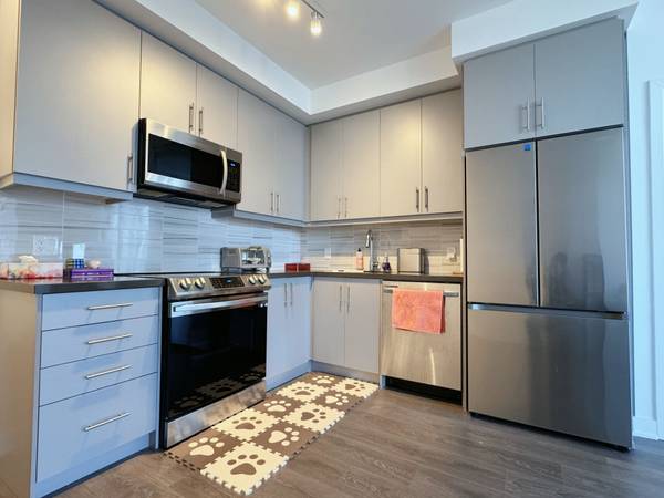 Richmond Hill, ON L4B 0H5,95 Oneida CRES #1904