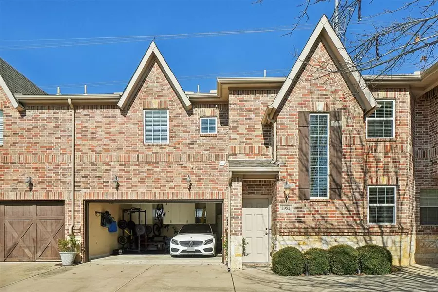 2952 Europa Drive, Grand Prairie, TX 75052