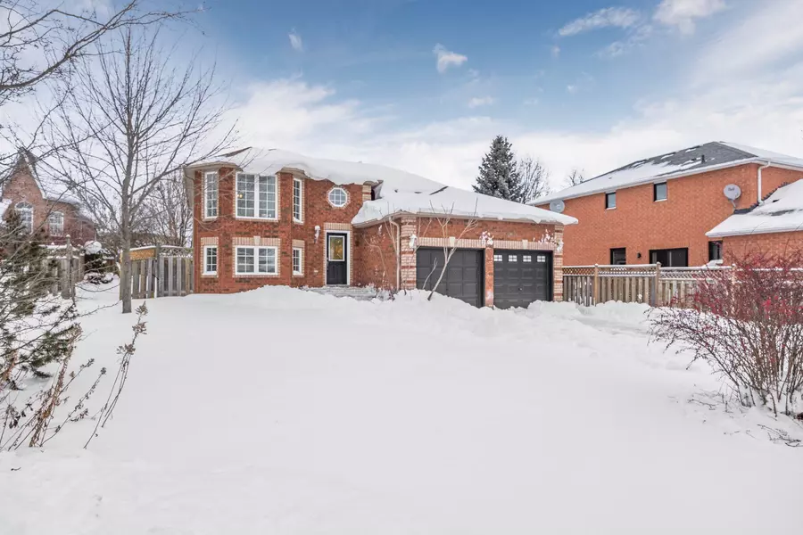 64 Golden Eagle WAY, Barrie, ON L4M 6P8