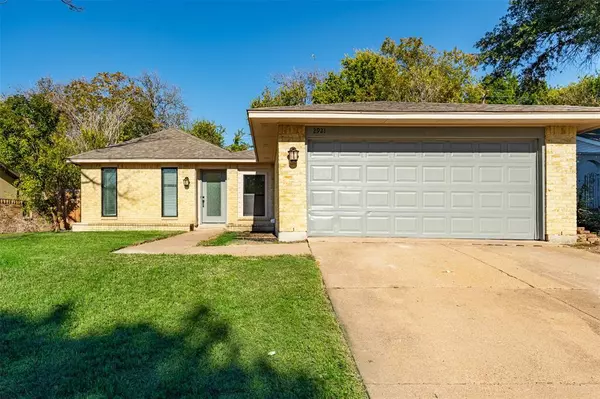 2921 Elsinor Drive, Fort Worth, TX 76116