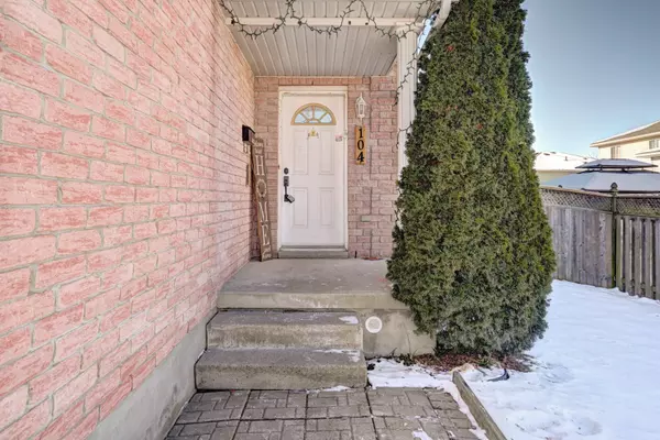 Cambridge, ON N1P 1E9,104 Edgemere DR