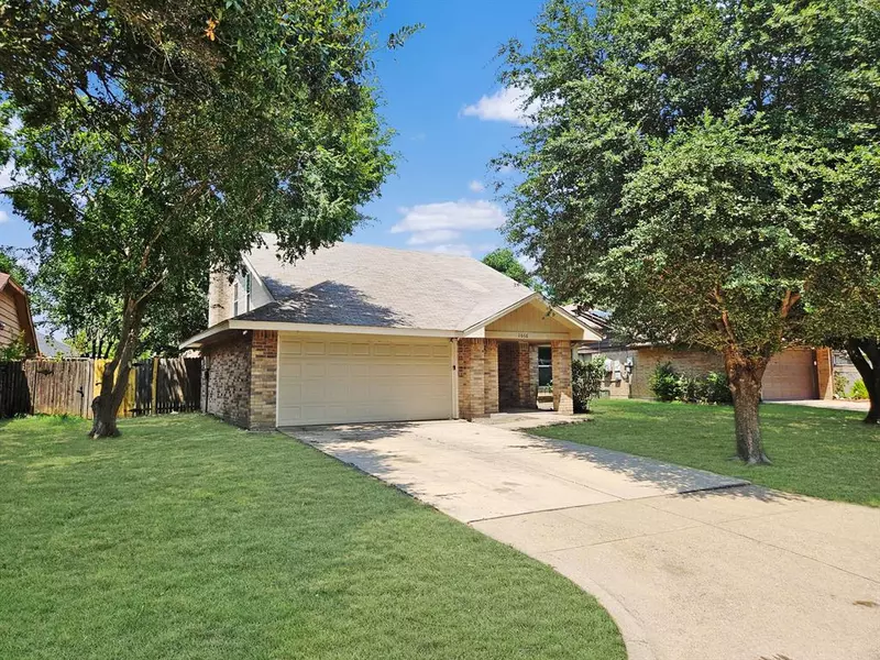 2666 Steppington Street, Grand Prairie, TX 75052