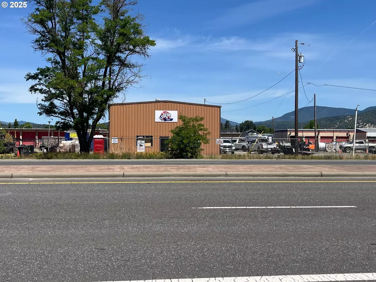 Grants Pass, OR 97527,1840 WILLOW LN