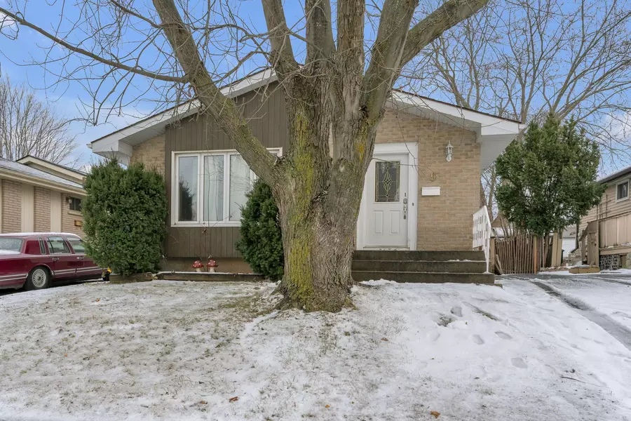 9 Rockford PL, Kingston, ON K7K 5Z7