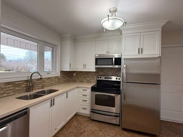 Richmond Hill, ON L4C 2X4,400 Marybay CRES