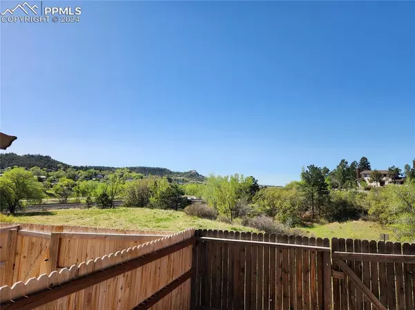 Colorado Springs, CO 80919,6614 Warbler LN