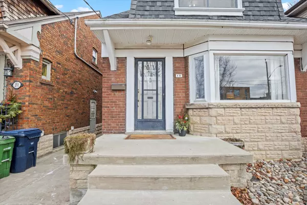 Toronto, ON M4J 3V5,19 Lesmount AVE