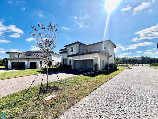 Davie, FL 33330,12200 SW 44th Ct