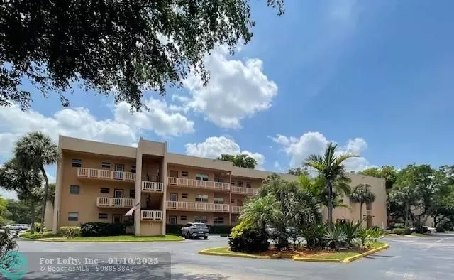 8390 Lagos De Campo Blvd  #306, Tamarac, FL 33321