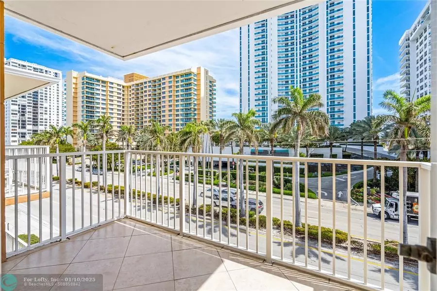 2710 S Ocean Dr  #401, Hollywood, FL 33019