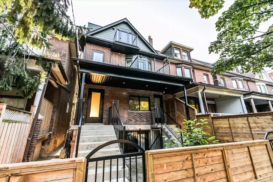 22 Lansdowne AVE #D, Toronto W01, ON M6K 2V8