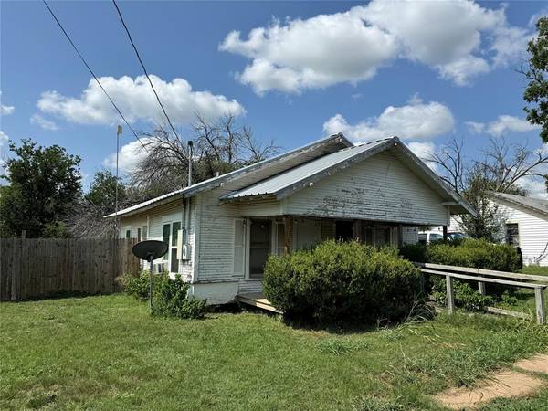 308 E 4th Street, Coleman, TX 76834