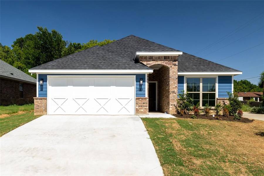 223 Clover Circle, Weatherford, TX 76086