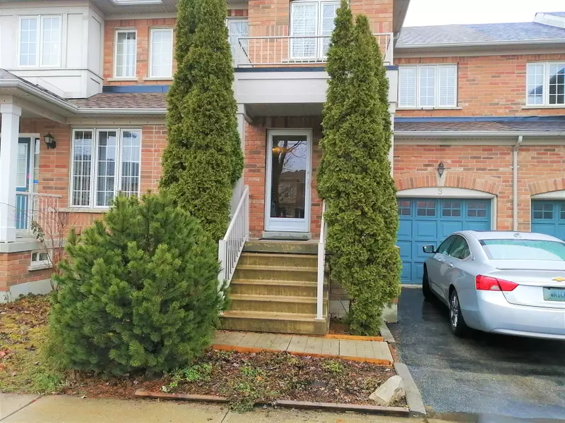 9 Silver Linden DR, Richmond Hill, ON L4B 3S8