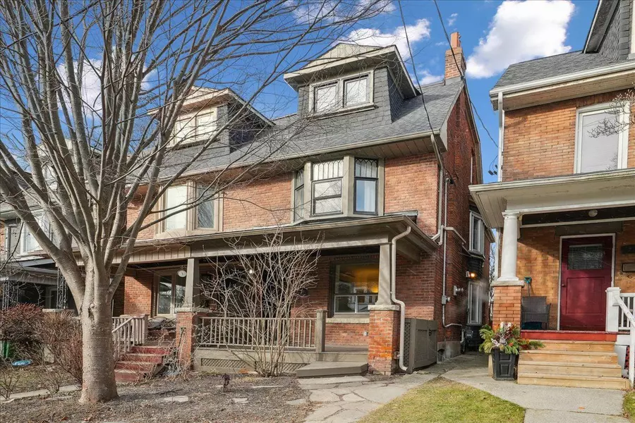 220 Fern AVE, Toronto W01, ON M6R 1K4