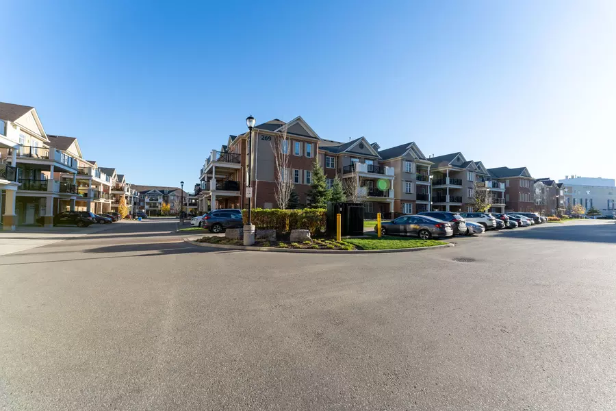 269 Georgian DR #202, Oakville, ON L6H 0L1