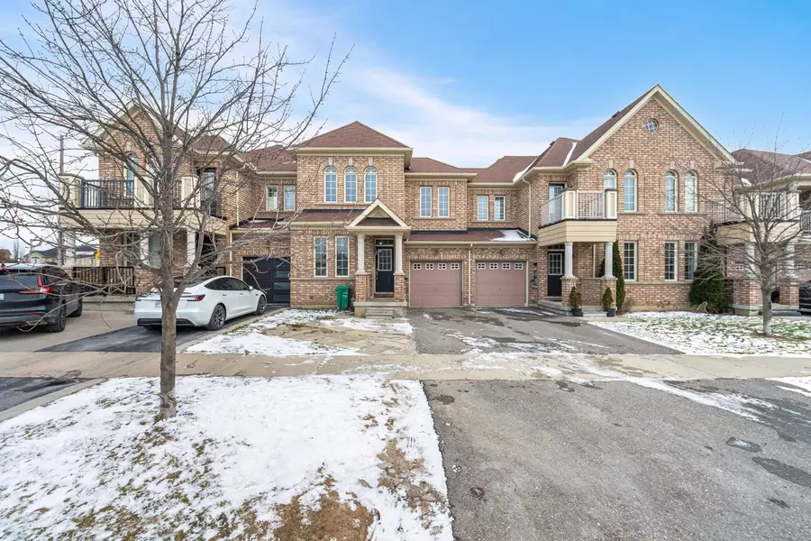 35 Kawana RD, Brampton, ON L6Y 0W2