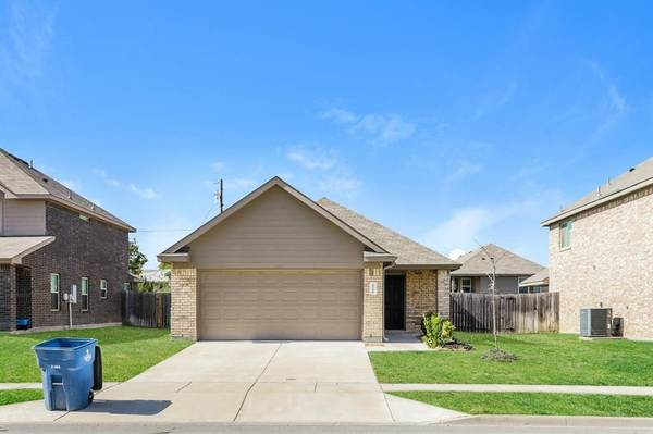 1508 Dove Circle, Ennis, TX 75119