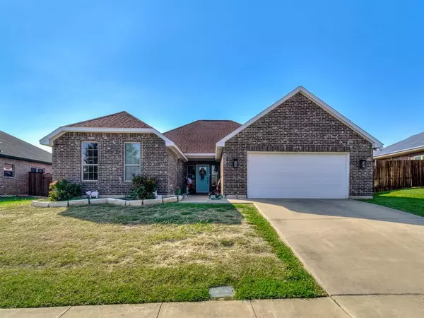 4018 Windmill Drive, Sanger, TX 76266