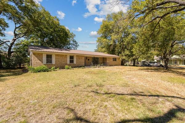 Bonham, TX 75418,921 Evans Street