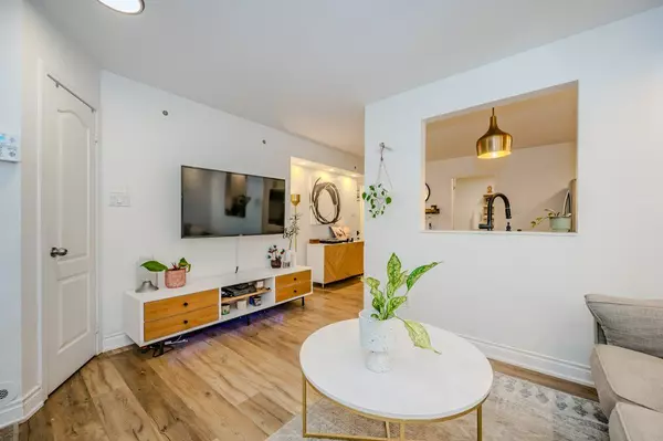 10 Douro ST #521, Toronto C01, ON M6K 3M4