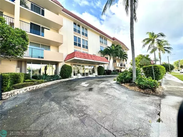 1000 Spanish River Road  #2a, Boca Raton, FL 33432