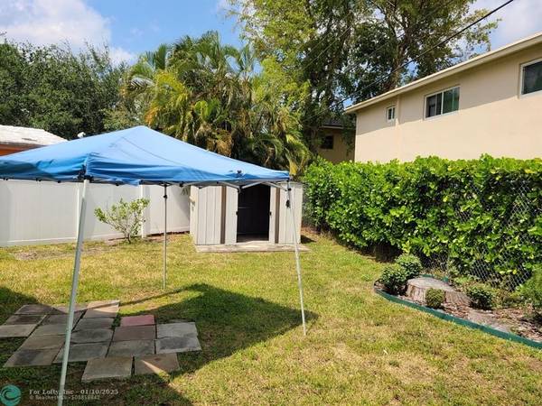 Wilton Manors, FL 33311,2434 NW 9TH TER  #LEFT