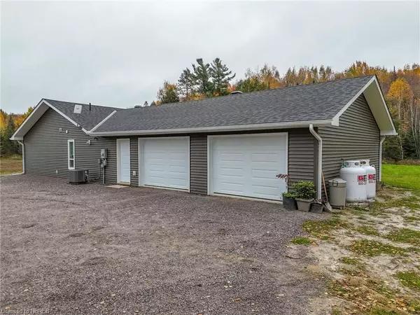 Bonfield, ON P0H 1E0,1040 DEVELOPMENT RD