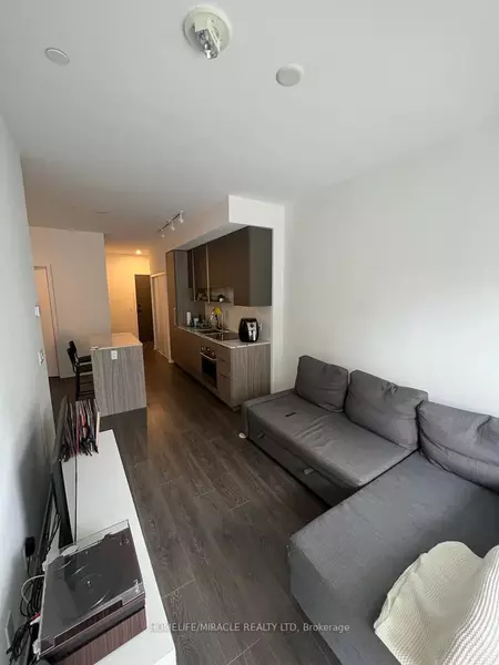 15 Holmes AVE #316, Toronto C14, ON M2N 0L4