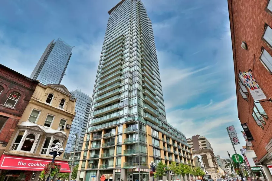 18 Yorkville AVE #1204, Toronto C02, ON M4W 1L4