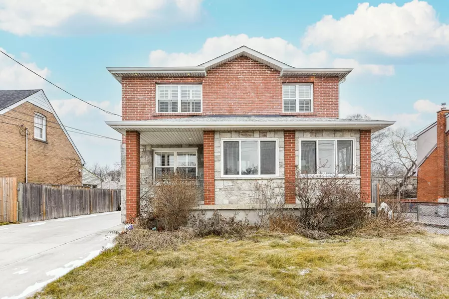 38 Walsh AVE #LOWER, Toronto W05, ON M9M 1B6