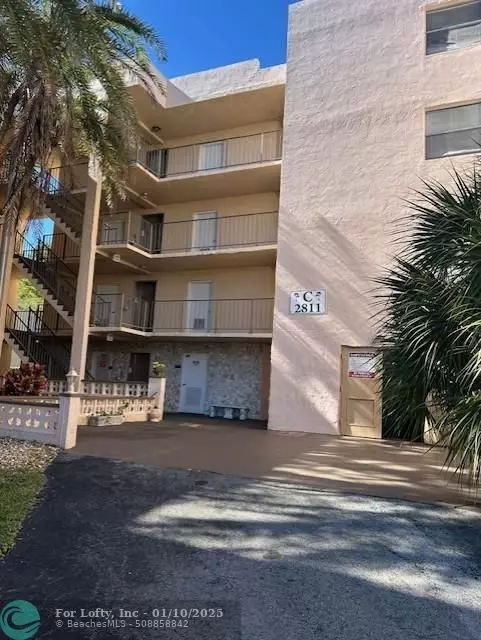 Lauderdale Lakes, FL 33311,2811 Somerset Dr  #312