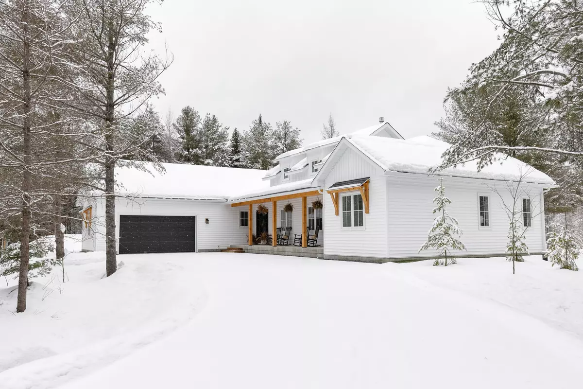 Muskoka, ON P0B 1L0,303 Clearwater Lake RD